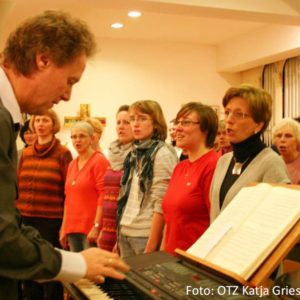 Der Kantatenchor mit GMD Stefan Fraas bei der Einstudierung der Johannes Passion von J.S. Bach, im Frühjahr 2013
