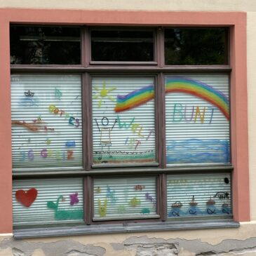 Bunte Fenster für das Bonhoefferhaus